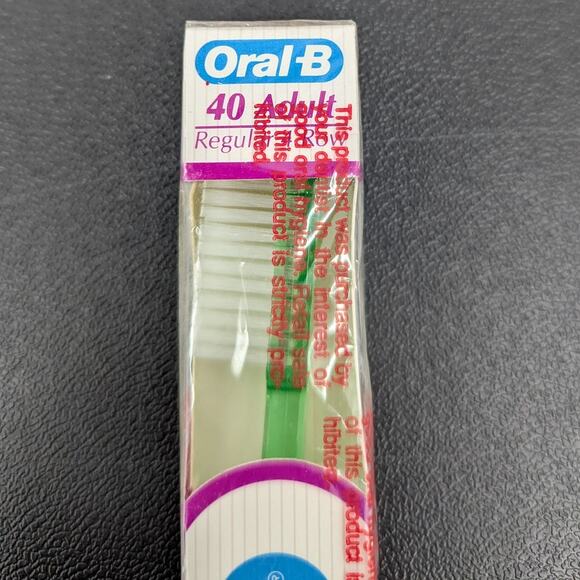 Vintage Oral-B 40 Adult Toothbrush Sealed 1985 NOS Green Handle Rare Find Prop - Picture 3 of 3